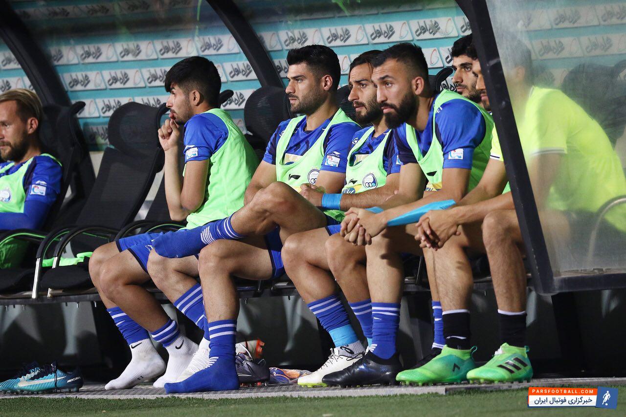 روزبه چشمی بعد از مصدومیت در جام جهانی در دیدار با فولاد خوزستان به نیمکت این تیم بازگشت تا مشخص شود روزبه چشمی در شرایط مسابقه قرار دارد.