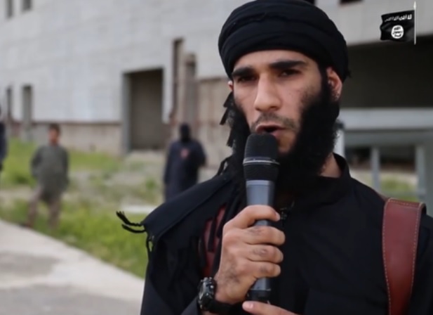 انتشار ویدئوی منزجرکننده جدید داعش/ اعدام وحشیانه مردی به اتهام همجنس‌گرایی+ تصاویر