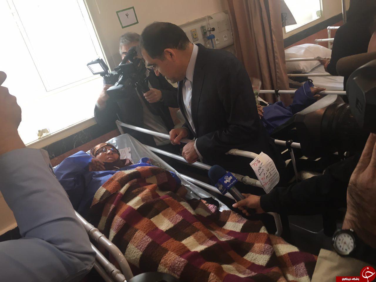عیادت وزیر بهداشت از تعدادی از مجروحان اقدام تروریستی سامرا در بیمارستان سینا