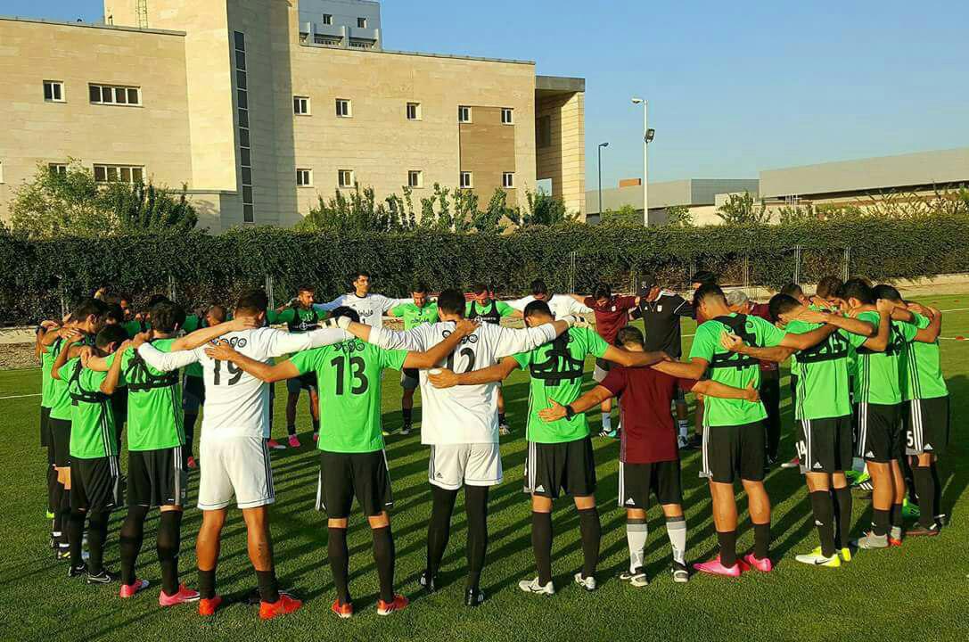 ادای احترام تیم ملی فوتبال به قربانیان حادثه تروریستی تهران