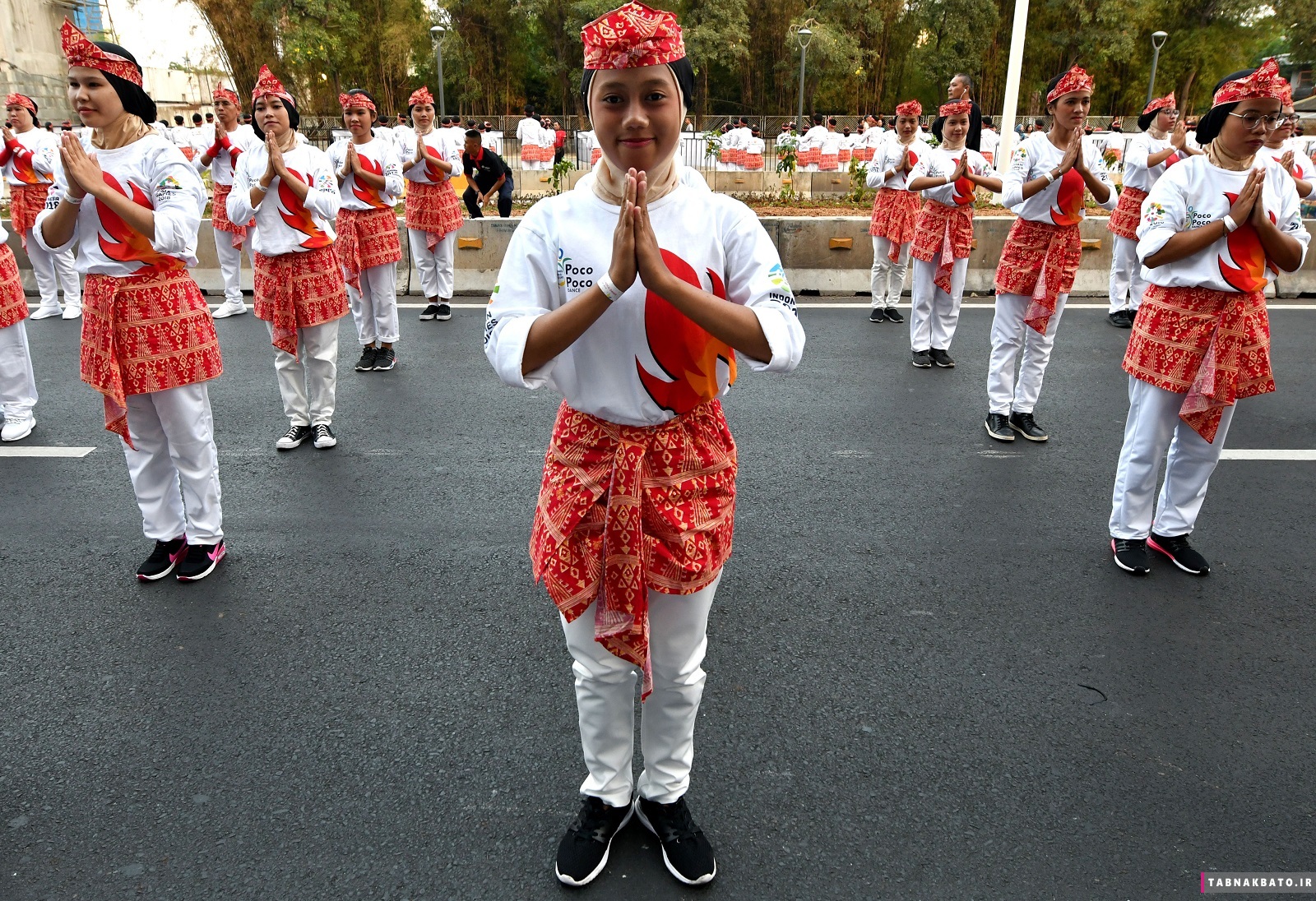 رقص رئیس جمهور اندونزی وسط خیابان+ عکس